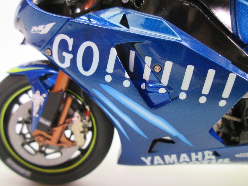 タミヤ 1/12 ヤマハ YZR-M1 '04 No.46 バイクプラモデル完成品デカール部分