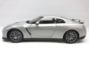 イーグルモス 日産 NISSAN R35 GT-R